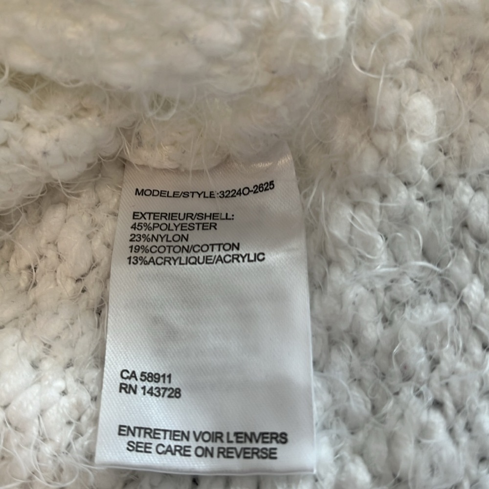 Beautiful Tribal Ivory Sweater - Picture 3 of 11